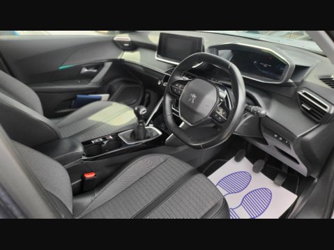 Peugeot 2008 PURETECH S/S ALLURE PREMIUM 17