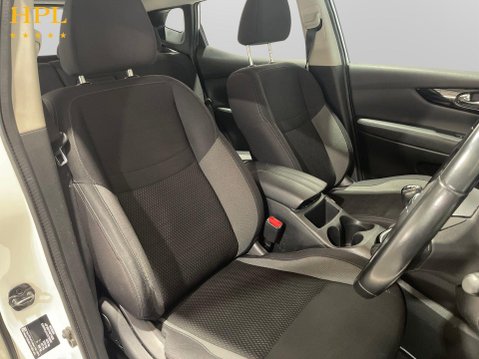 Nissan Qashqai 1.3 DIG-T Acenta Premium SUV 5dr Petrol Manual Euro 6 (s/s) (160 ps) 11