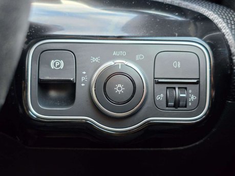Mercedes-Benz A Class 1.5 A180d SE (Executive) Hatchback 5dr Diesel 7G-DCT Euro 6 (s/s) (116 ps) 30
