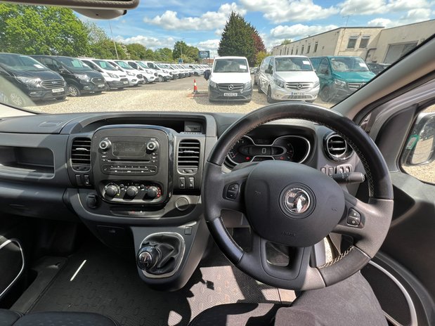 Vauxhall Vivaro SWB L1H1 Low Roof Sport 2900 EURO 6 NO VAT 44