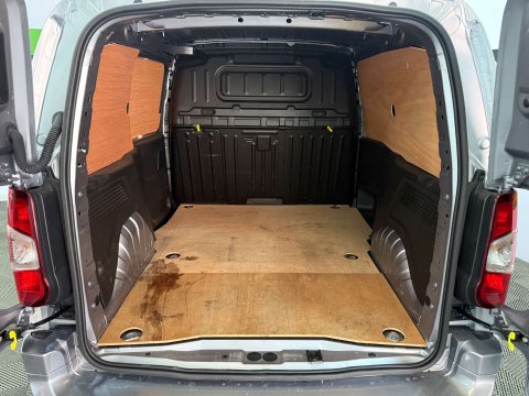 Vauxhall Combo 1.5 Combo 2300 Pro Turbo D 5dr 29