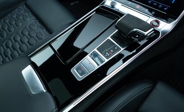 Audi RS6 Avant Carbon Black 21