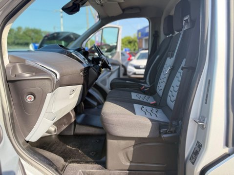 Ford Transit Custom 2.0 TDCi 270 Limited Panel Van 5dr Diesel Manual L1 H1 (157 g/km, 128 bhp) 18