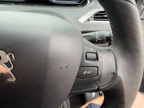 Peugeot 2008 PURETECH S/S ALLURE 14