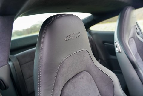 Porsche 911 CARRERA GTS PDK 15