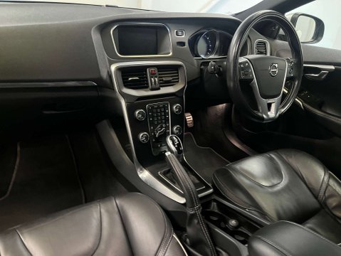 Volvo V40 2.0 V40 R-Design Pro D3 Auto 5dr 33