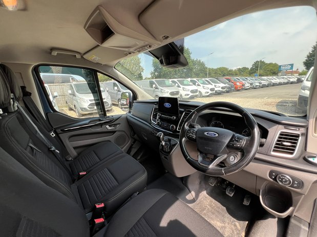 Ford Transit Custom SWB L1H1 (SOLD) Low Roof Limited 280 Air Con Alloys Sensors EURO 6 NO VAT 27