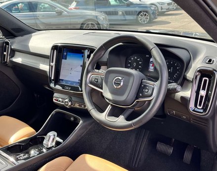 Volvo XC40 2.0 XC40 Inscription Pro T4 Auto 5dr 18