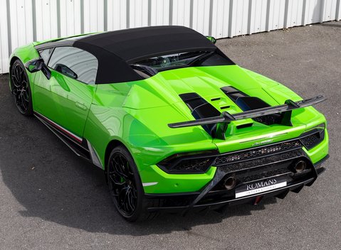 Lamborghini Huracan Spyder LP640-4 Performante 8