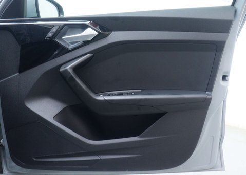 Audi A1 1.0 A1 Sportback 30 TFSI S Line Semi-Auto 5dr 46