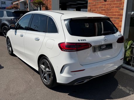 Mercedes-Benz B Class B 220 4MATIC AMG LINE PREMIUM 11