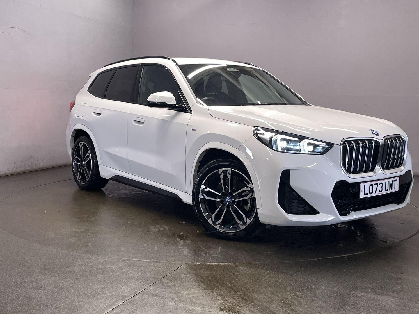 BMW iX1 listing photo