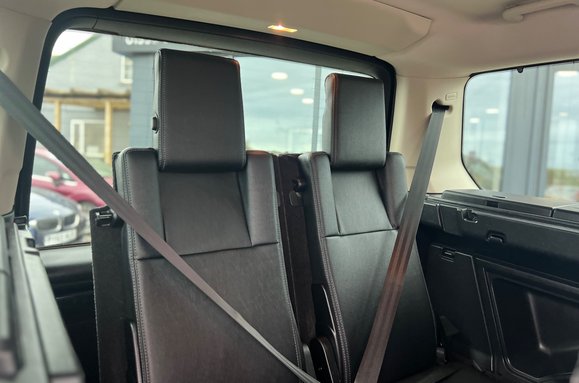 Land Rover Discovery SDV6 SE AUTO 7 SEATER 30