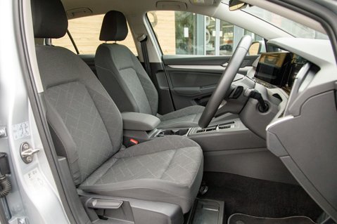 Volkswagen Golf LIFE ETSI DSG 31