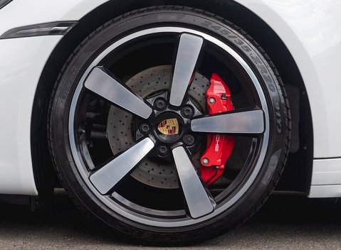 Porsche 911 (992) Carrera 4S 10