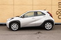 Toyota Aygo X VVT-I PURE 9