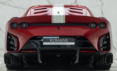 Ferrari 812 Competizione 8