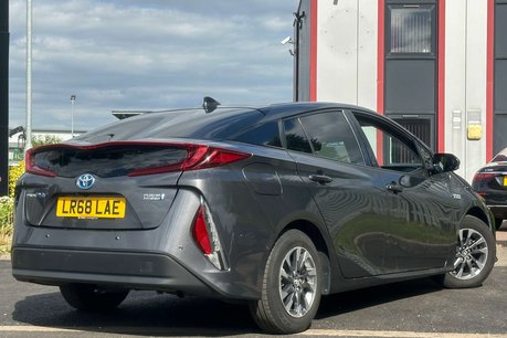 Toyota Prius 1.8 VVT 8.8kWh Excel Hatchback 5dr Petrol Plug-in Hybrid CVT Euro 6 (s/s) ( 4