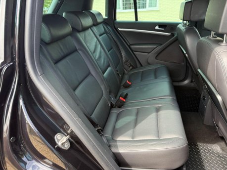 Volkswagen Tiguan 2.0 TDI BlueMotion Tech R-Line DSG 4WD Euro 6 (s/s) 5dr 21