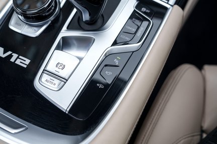 BMW 7 Series M760LI XDRIVE 24