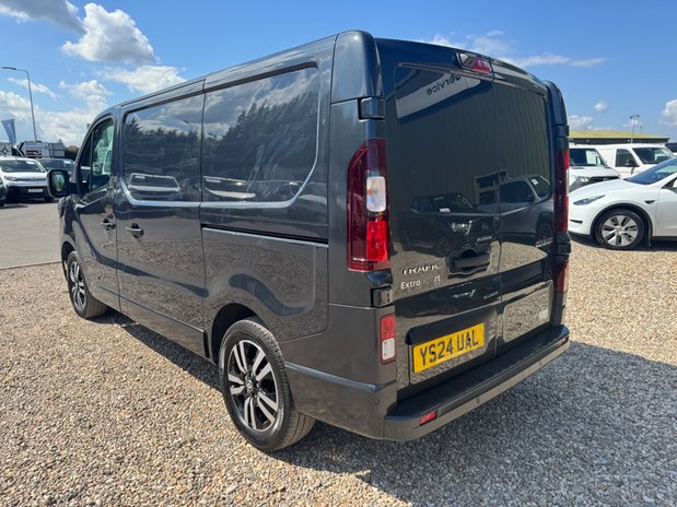 Renault Trafic AUTO SWB L1H1 Sport SL30 Air Con Alloys Camera Nav Sensors EURO 6 10