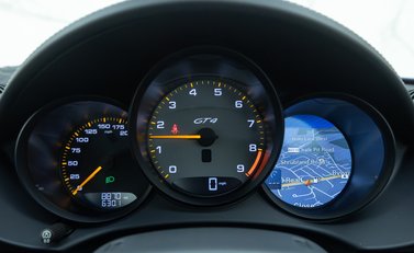 Porsche Cayman GT4 (718) 16