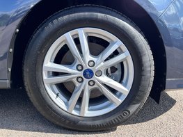 Ford Galaxy 2.5 Galaxy Titanium HEV CVT 5dr 15