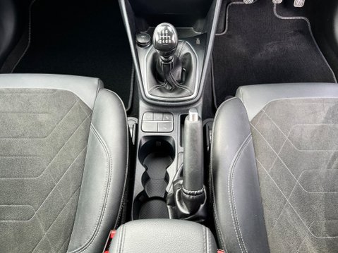 Ford Fiesta TITANIUM X MHEV 26