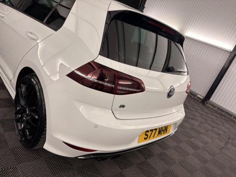 Volkswagen Golf 2.0 TSI BlueMotion Tech R DSG 4Motion Euro 6 (s/s) 5dr 44