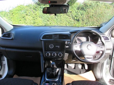 Renault Kadjar 1.3 TCe Iconic Euro 6 (s/s) 5dr 15