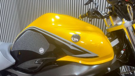 Yamaha FZ ONLY 16K CUSTOM 600CC NAKED BIKE NEW MOT WARRANTY 21