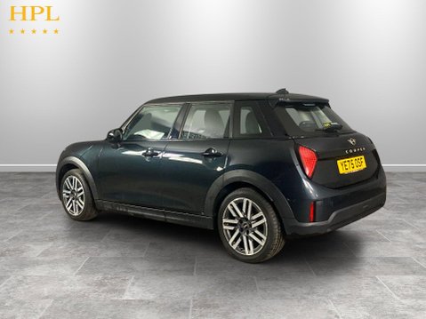 Mini Hatch 1.5C Classic Hatchback 5dr Petrol Steptronic Euro 6 (s/s) (156 ps) Parking 5