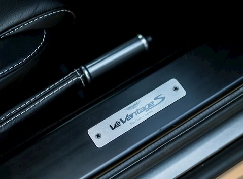 Aston Martin V12 Vantage S 20