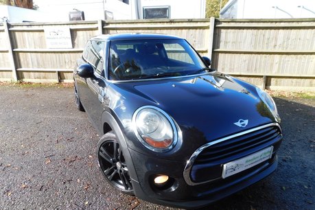 Mini Hatch 1.5 COOPER D 5 Dr