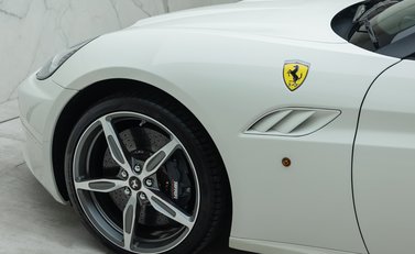 Ferrari California 30 31