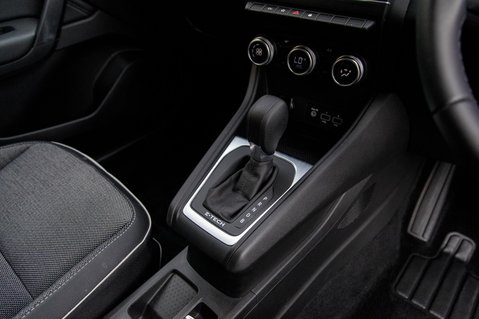 Renault Captur TECHNO E-TECH 35