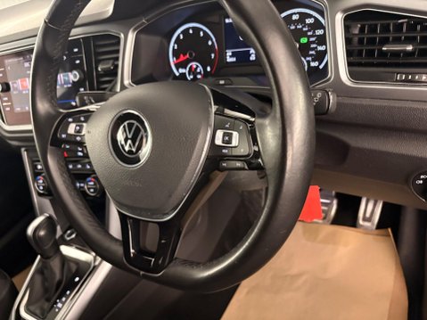 Volkswagen T-Roc 1.5 TSI EVO Active DSG Euro 6 (s/s) 5dr 29