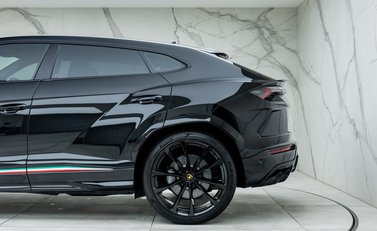Lamborghini Urus 35