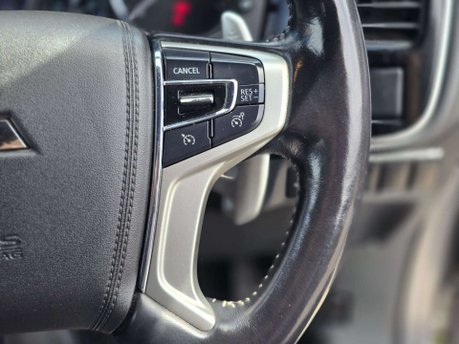 Mitsubishi Outlander 2.4h TwinMotor 13.8kWh 4h SUV 5dr Petrol Plug-in Hybrid CVT 4WD Euro 6 (s/s 22