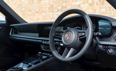 Porsche 911 Carrera (992) 11