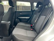 Suzuki Vitara SZ-T MHEV 9