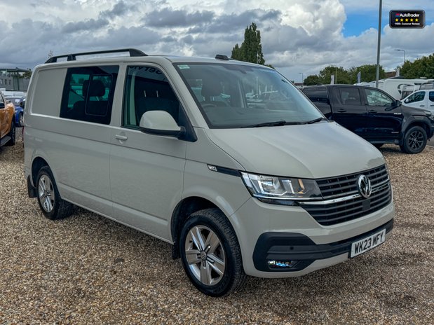 Volkswagen Transporter Crew Cab SWB L1H1 T32 Tdi Kombi Highline Air SELECT 5