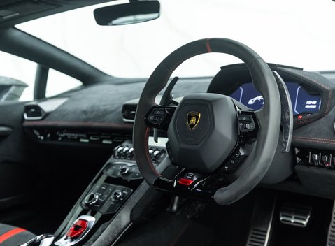 Lamborghini Huracan LP 640-4 PERFORMANTE 8