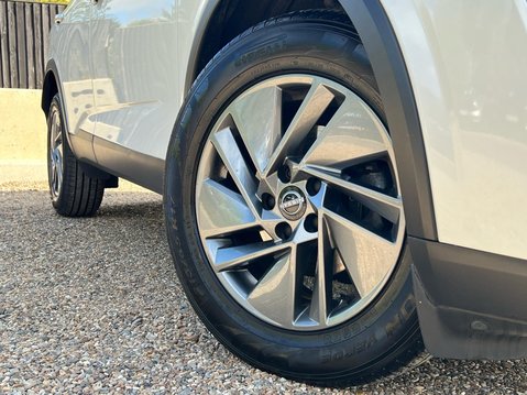 Nissan Qashqai DIG-T ACENTA PREMIUM DCT MHEV 16