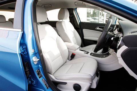 Mercedes-Benz A Class A 180 D SPORT EXECUTIVE 33