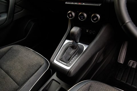 Renault Captur TECHNO E-TECH 34