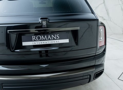 Rolls-Royce Cullinan Black Badge 35