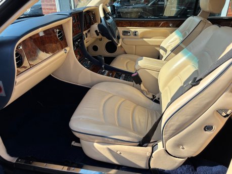 Bentley Azure 6.8 Convertible 2dr Petrol Automatic (422 g/km, 385 bhp) 10