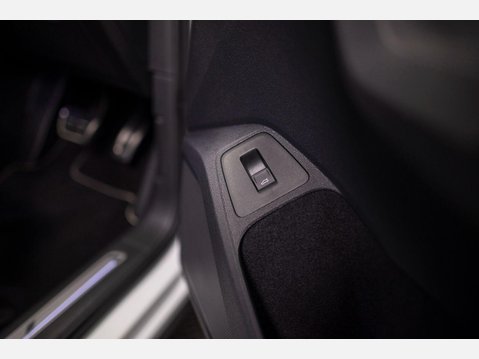 Volkswagen Tiguan 1.5 TSI EVO R-Line Tech DSG Euro 6 (s/s) 5dr 31