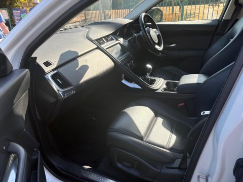 Jaguar E-Pace S 11